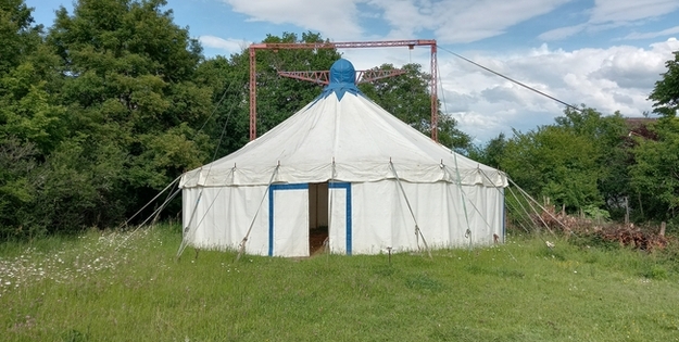 Chapiteau at daylight